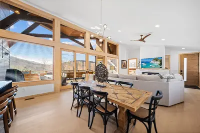 Image de Luxury Mountain Lodge with Mountain View