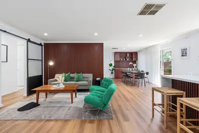 Image de Double families Holiday House Ardross in Mid Century style newly renovated
