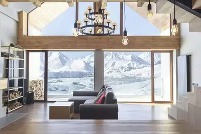 Image de Spacious 3-bedroom Loft in New Gudauri with Panoramic Views, Ski in Ski out