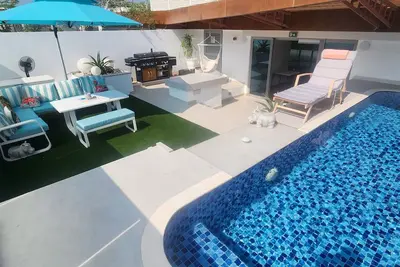 Image de Spacious 4-bedroom apartment in marvelous Jumeirah Village Circle - private pool