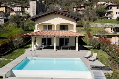 Image de Villa Incanto a spectacular Villa with view of the lake and mountains