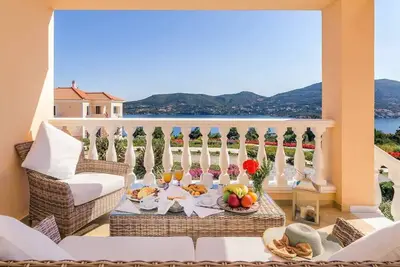 Image de Kalypso – Romantic Suite Near the Beach, Sleeps 4