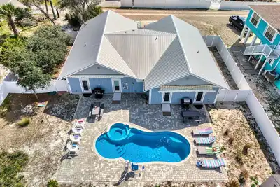 Image de Accessible1level, fenced yard, shared pool & beach access