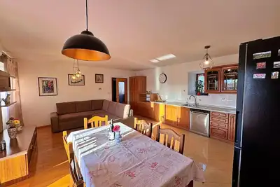 Image de Appartement de vacances Vantačići pour 1 - 4 personnes avec 2 chambres à coucher - Maison de vacance