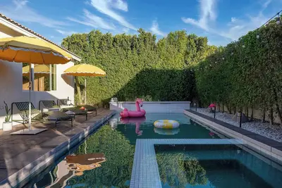 Image de The Palms | Secluded Oasis | Pool Table + Hot Tub
