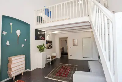 Image de Bari palazzo, sleeps 8, church views, historic charm!