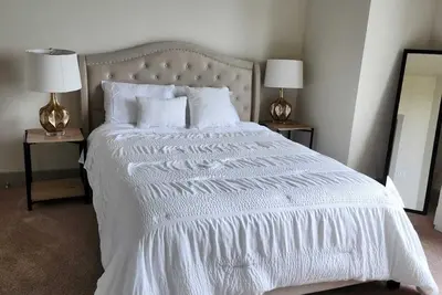 Image de Luxe Reserves - 2 Br 2 Ba Getaway close to Tysons Corner Mall