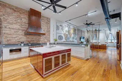 Image de Luxe 220, Unit 7 - Entire Penthouse Property (sleeps 20)