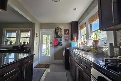 Image de Adorable 2\/2 bungalow in highly desirable Historic Old Northeast St. Petersburg!