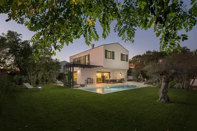 Image de Maison de vacances Poreč pour 1 - 8 personnes avec 4 chambres à coucher - Maison de vacances