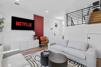 Image de Spacious Austin Home Base| Sleeps 12+ | Near Dt