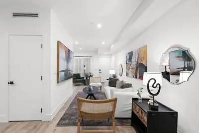 Image de Chic 2-bedroom condo in trendy West Hollywood with Ac, WiFi and balcony