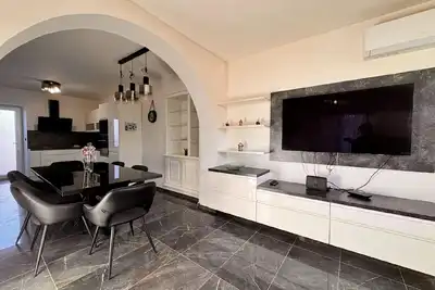 Image de Appartement de vacances Vantačići pour 1 - 5 personnes avec 2 chambres à coucher - Maison de vacance