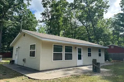 Image de Perfectly located home away from home for all your outdoor adventures.