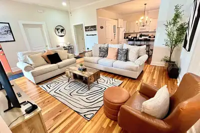 Image de New-Heart of Kannapolis-Modern & Charming Escape