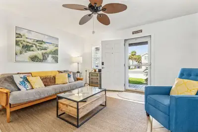 Image de 833 Tarpon Ave~ 2 Br/1. 5 Ba, Pet Friendly, 2 Blocks to Ocean