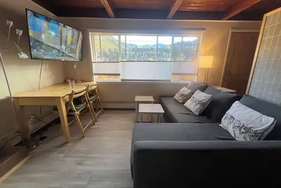 Image de Spacious Studio - partitioned bedroom, dining area and extra sleeping areas