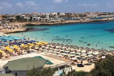 Image de Apartment 11 is very bright with a sea view