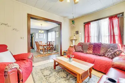 Image de Steps to Root River: Home w\/ Large Yard!