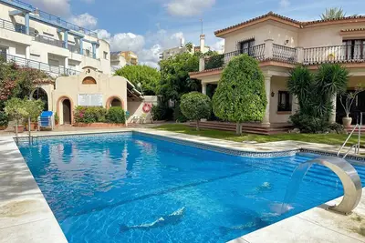 Image de 3 Bedroom Townhouse in Estepona Marina, Short walk to beaches and Restaurants