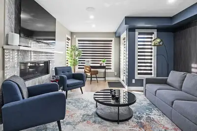 Image de *Upscale Downtown Home on 17 Ave | 2 King Rooms*