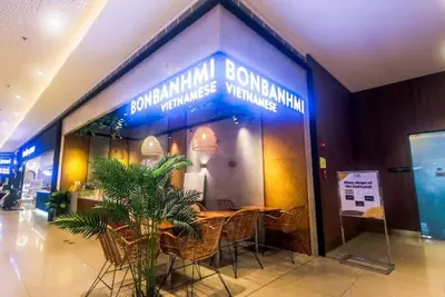 Image de 2 Br Vibe Central Urban Playground Makati Swim 300