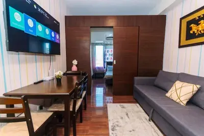 Urban Hideaway: Cozy Makati Giggles Swim Gym 300m