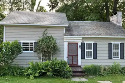 Image de Cozy 2-bedroom guesthouse on a charming farm setting