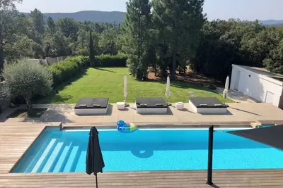 Image de Maison d'architecte à Porto-vecchio avec 4/5 chambres et piscine chauffée