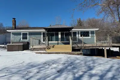 Charming 3-bedroom LakeHouse with WiFi and Ac in delightful Waterville