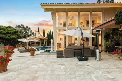 Image de Stylish, Private Mediterranean Bel Air View Estate