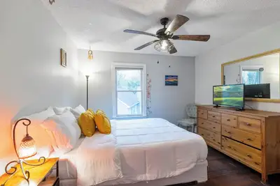 Image de Charming Pet-Friendly Stay - Near Bay & Beaches.