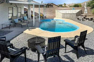 Image de Pool Home w/ Private Launch Ramp Access, Indoor Hot Tub, Bbq & Dog Friendly