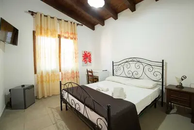 Image de Chambre 'La Pietra Village - Gardenia' avec Terrasse partagée, Wi-Fi et Climatisation