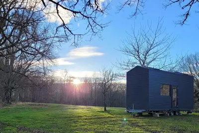 Image de Tiny House à Saint-Cernin-de-l'Herm - Piscine partagée & séjour relaxant pour 4 personnes