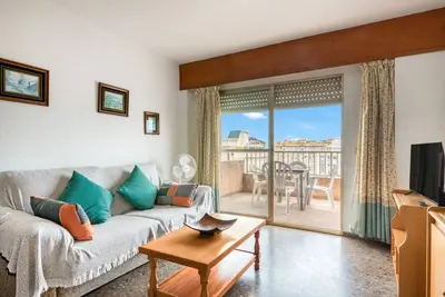 Image de Appartement 'Alquilar Mas Comprar - Jardin 3' avec piscine partagée, Wi-Fi et climatisation