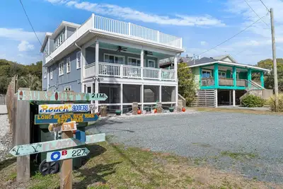 Image de The Iron Seahorse | Rooftop Ocean Views