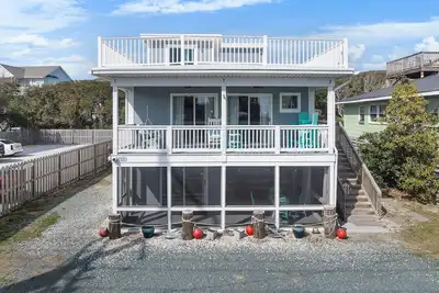 Image de The Iron Seahorse Orlop | Steps to the Beach Access!