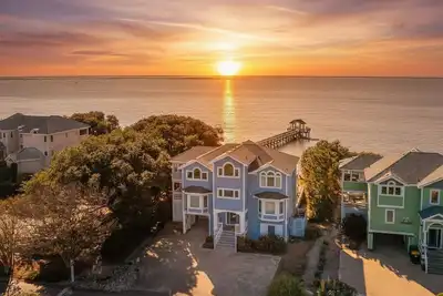 Sunset Sonata C8928 - Soundfront, Pool, Pool Table, Community Amenities