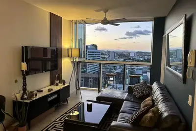 Image de Skyline views & Rooftop Pool in Trendy Newstead