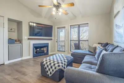 Image de 2bd/2ba, lakefront Condo, sleeps 8. Ticket Deals and Resort Perks! Rentable Boat Slips