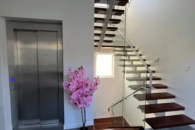 Image de Luxury build 4-bedroom house in wonderful Manly Wheelchair friendly