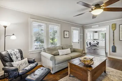 Image de Charming Downtown Escape in St. Marys