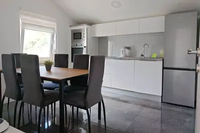 Image de Appartement de trois chambres avec la terrasse et la vue sur le mer Vir (A-23753-a)