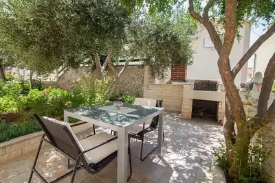 Image de Appartement d'une chambre avec la terrasse Bol, Brac (A-23847-a)