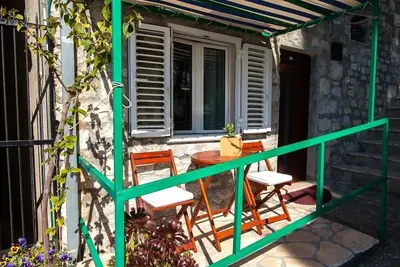 Image de Garçonnière avec la terrasse et la vue sur le mer Bol, Brac (As-23852-a)