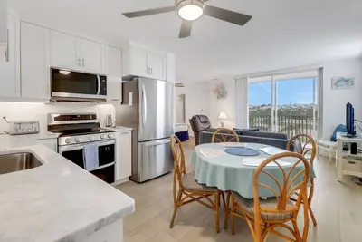Image de Lovely, Remodeled Studio! 3rd Floor View of the Gulf! Park Free! Over $100 of Free Daily Activities!