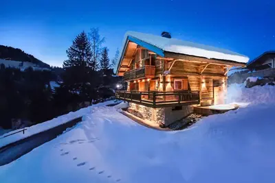 Image de Chalet 4*, 10 Reisende, Spa, in der Nähe der Pisten
