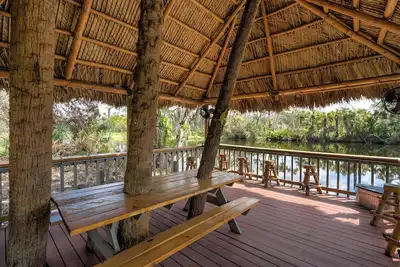 Image de Riverside Luau! Tiki Hut, Fire Pit & Outdoor Fun