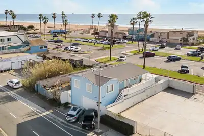 Image de Steps to the Beach, 2 Units w/ Patio, Fire Pit | Pacific Coast Highway Buyout